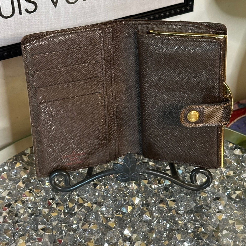 VGUC - Louis Vuitton Damier Ebene French Kisslock Compact Wallet. - Picture 3 of 7